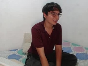 Screenshot from alex_laurentt webcams