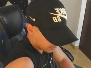 Screenshot from alexander__johnss webcams