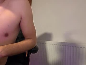 Screenshot from alexbi225756 webcams