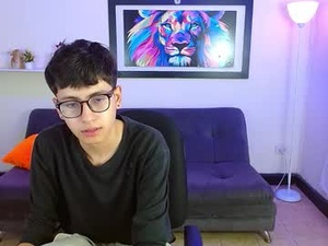 Screenshot from alexcum_18 webcams