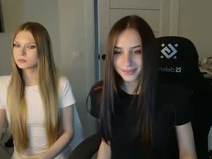 Screenshot from alexialunaris webcams