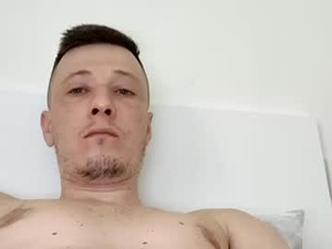 Screenshot from alexniculita33 webcams