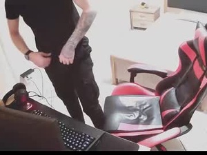 Screenshot from alexthepro00 webcams