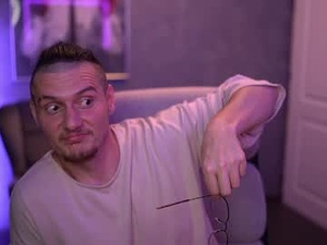 Screenshot from alexwildexx webcams