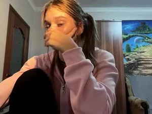 Screenshot from alicaseymor webcams