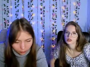 Screenshot from alice_cold webcams