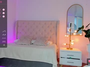 Screenshot from alice_cutes webcams
