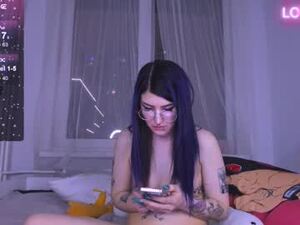 Screenshot from alice_violettt webcams