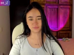 Screenshot from alicee_2 webcams