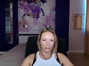 Screenshot from alinamoor webcams