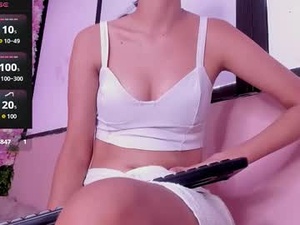 Screenshot from alisaa_skinny_ webcams