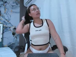 Screenshot from alisha_desire webcams