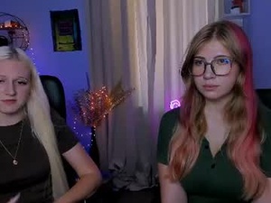 Screenshot from alison_lay webcams