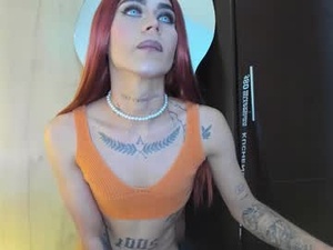 Screenshot from alissoondream_ webcams