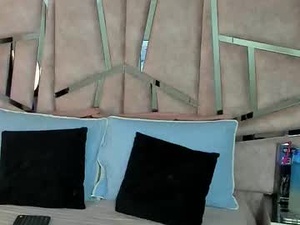 Screenshot from alixmartin1 webcams