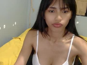 Screenshot from aliyajane webcams