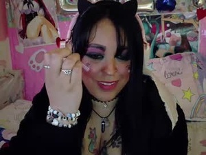 Screenshot from alizekittenmeow webcams