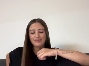 Screenshot from alliekiever webcams