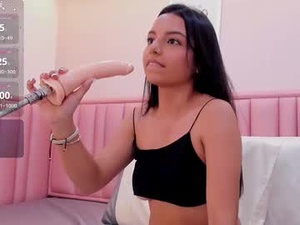 Screenshot from allyson_petite webcams