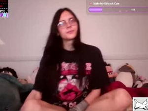 Screenshot from allyv527 webcams