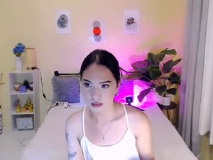 Screenshot from alodiaroseee webcams