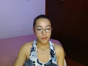 Screenshot from alondra_96 webcams