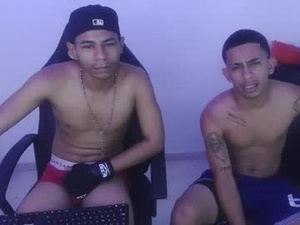 Screenshot from alphas_latins webcams