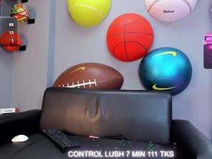 Screenshot from aluna_2_brown webcams
