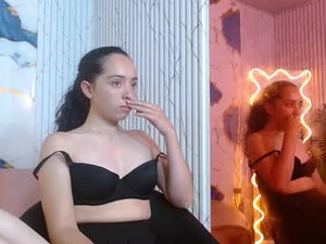 Screenshot from alyce_tay1 webcams