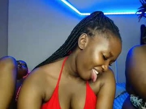 Screenshot from amara_o webcams