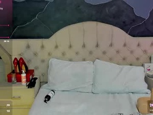 Screenshot from amberrgrey_ webcams
