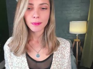 Screenshot from amelia_meili webcams