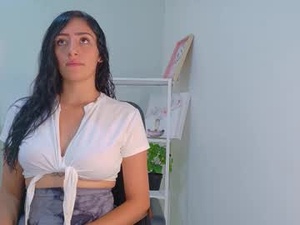 Screenshot from ammyrouse__ webcams