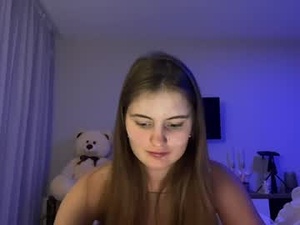 Screenshot from amorelle_ webcams