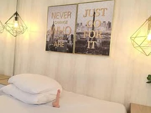 Screenshot from anastasiia_rouse webcams