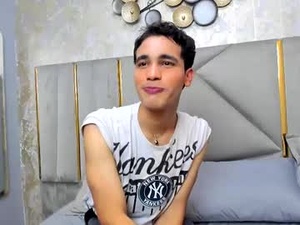 Screenshot from andrew_owenn_ webcams