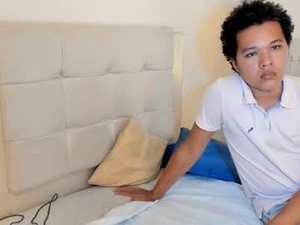 Screenshot from andrew_stive webcams