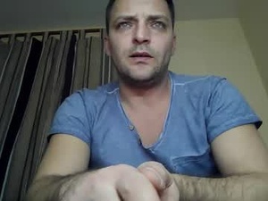 Screenshot from andrew_top_man webcams