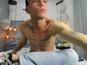 Screenshot from andrewcooper1 webcams