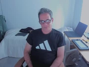Screenshot from andy0pandi webcams