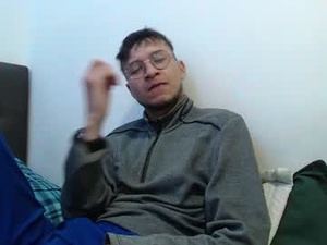 Screenshot from andy_bunny_lover webcams