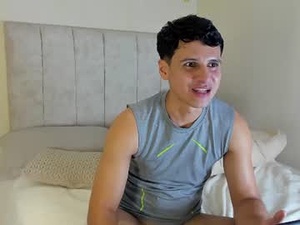 Screenshot from andy_vincezco webcams