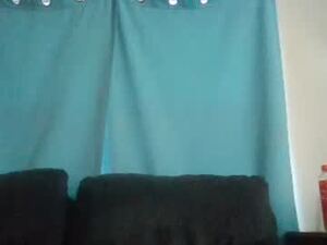 Screenshot from andyuncutsub webcams