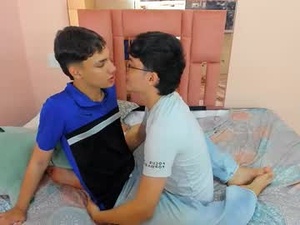 Screenshot from angel_and_jef webcams