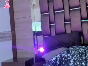 Screenshot from angela_monrroe webcams