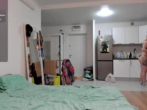 Screenshot from angelikaburn webcams