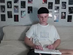 Screenshot from angryzan webcams