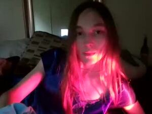 Screenshot from anise_is_glowing webcams