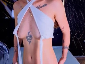 Screenshot from annie777_ webcams