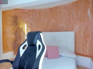 Screenshot from annie_dolce_ webcams